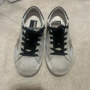 Golden goose size 38. No box